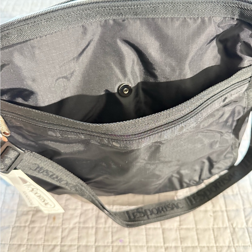 LeSportsac Black Goth Messenger Bag New With Tag - Picture 7 of 8